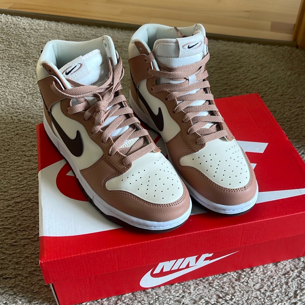 Women’s Nike Dunk High - Dusted Clay/Earth-Pale Ivory